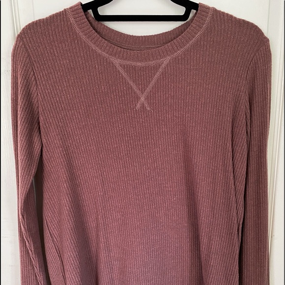 Abercrombie & Fitch - Picture 1 of 3